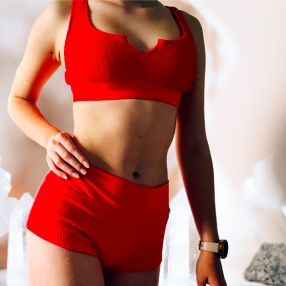 VICTORIA'S SECRET GYM TO SWIM TEXTURED SHORTIE - Picture 2 of 6